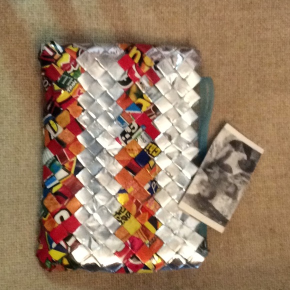 Brand new clutch, tags still on - Picture 2 of 3